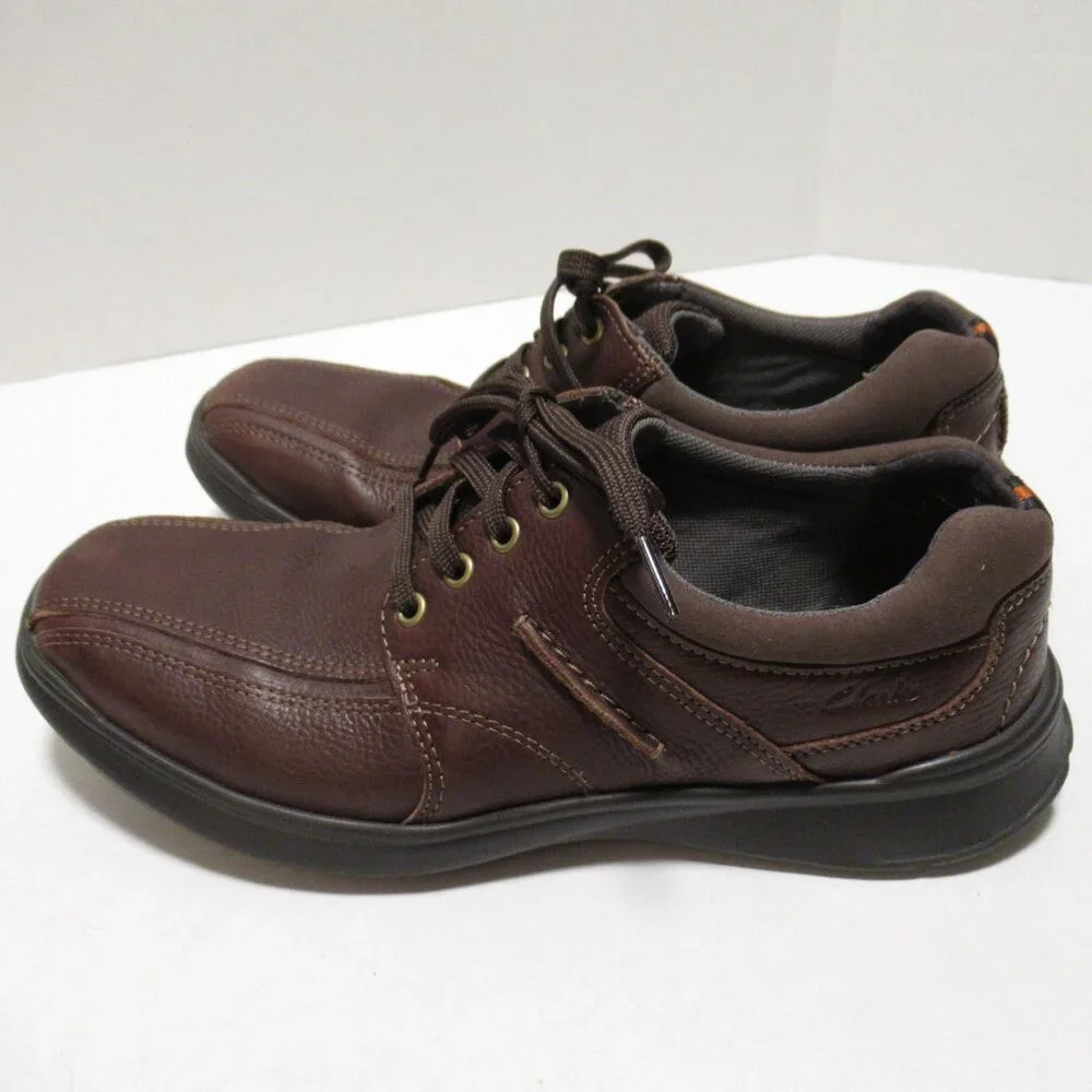Men's Size 10.5 Clarks shoes